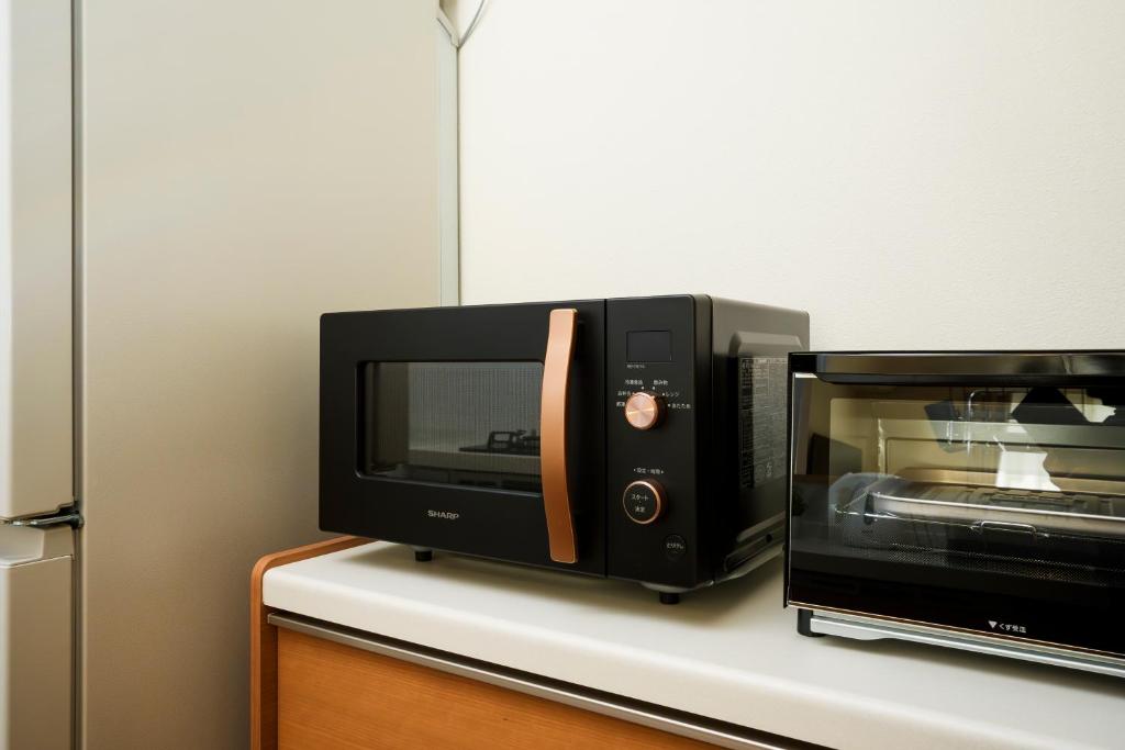 Sharp microwave and toaster oven